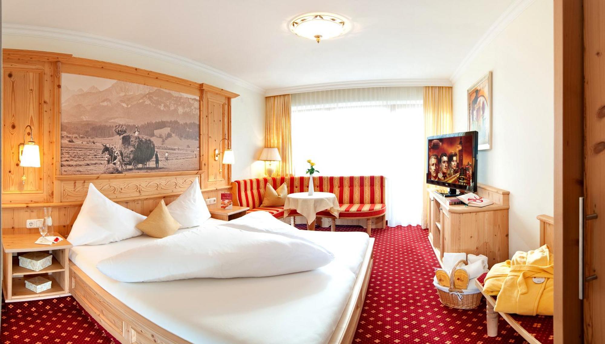 Hotel Alpina Wellness & Spa Resort Kössen Екстериор снимка